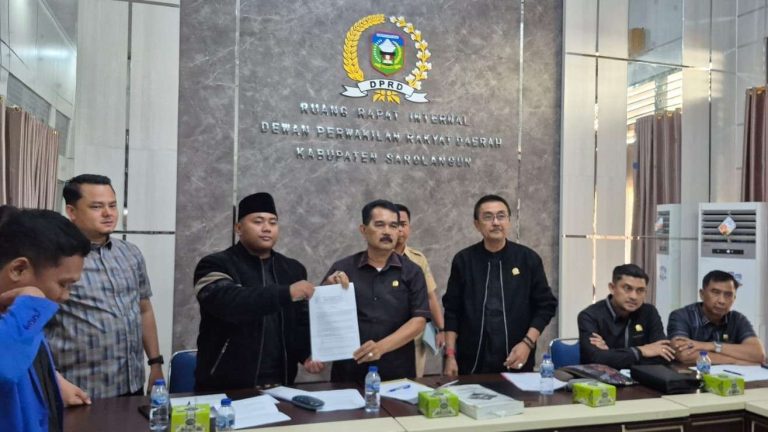 Ketua DPRD Sarolangun Ahmad Jani Pimpin Audiensi Penolakan Pabrik Sawit PT SMM Bersama Warga Pelawan Jaya