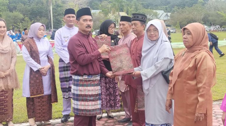 Ketua DPRD Sarolangun Ahmad Jani Hadiri Upacara Hardiknas Tahun 2026
