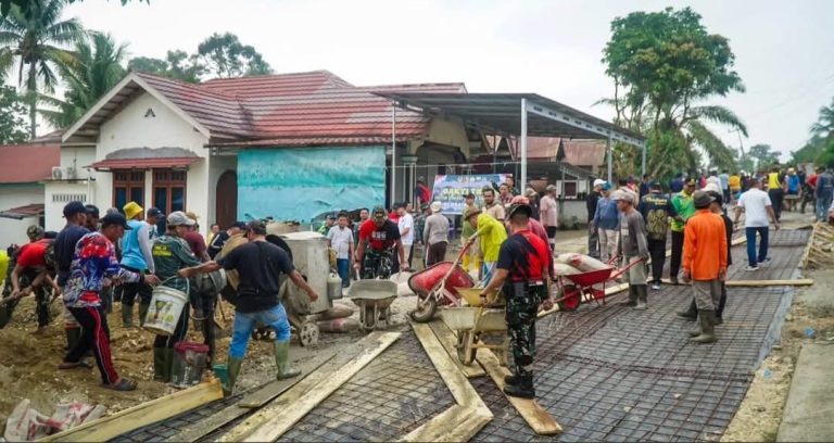 Bupati dan Wabup Sarolangun Kompak Pimpin Gotong Royong Skala Besar Bersama TNI