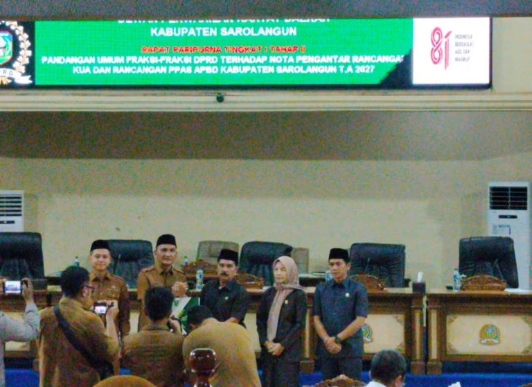 Bupati Sarolangun Dengarkan Pandangan Umum Fraksi DPRD Terhadap Nota KUA-PPAS